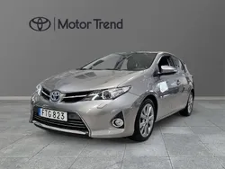 Brun Begagnad 2015 Toyota Auris Hybrid Executive Halvkombi | 149 900 kr (Marknadspris)