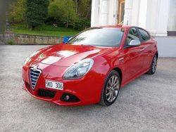 Röd Begagnad 2014 Alfa Romeo Giulietta Veloce Halvkombi | 73 000 kr (Marknadspris)