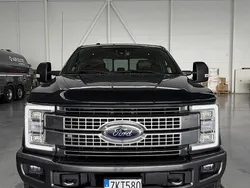 Svart Begagnad 2018 Ford F250 Platinum | 900 000 kr