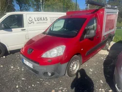 Röd Begagnad 2010 Peugeot Partner Minibuss | 32 900 kr (Superpris)