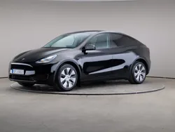 Svart Begagnad 2023 Tesla Model Y Long Range SUV | 389 000 kr (Superpris)