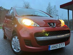 Ljusröd Begagnad 2009 Peugeot 107 Halvkombi | 17 500 kr (Marknadspris)