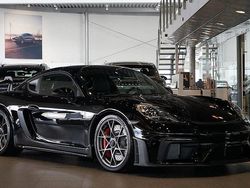 Svart Ny 2025 Porsche 718 Cayman GT4 Sportkupé | 1 780 300 kr (Marknadspris)