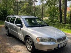 Grå Begagnad 2005 Volvo V70 Kinetic Kombi | 38 000 kr (Marknadspris)