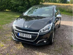 Svart Begagnad 2018 Peugeot 208 Halvkombi | 105 000 kr (Bra pris)