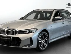 Grå (grey) Begagnad 2024 BMW 330e M Sport Kombi | 579 700 kr (Marknadspris)