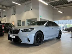 Grå Ny 2025 BMW M5 Comfort Edition Sedan | 1 870 900 kr