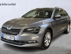 Grå Begagnad 2017 Skoda Superb Style Kombi | 224 900 kr (Marknadspris)