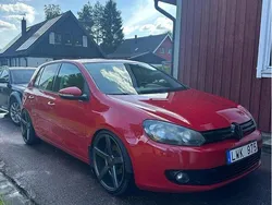 Röd Begagnad 2011 VW Golf VI Halvkombi | 58 000 kr (Marknadspris)