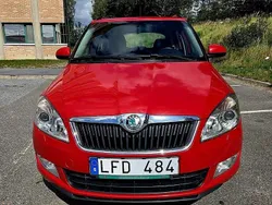 Röd Begagnad 2011 Skoda Fabia Elegance Kombi | 39 900 kr (Marknadspris)