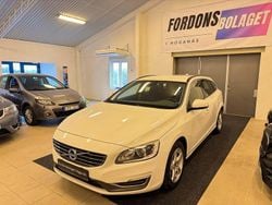 Vit Begagnad 2014 Volvo V60 Momentum Kombi | 94 900 kr (Marknadspris)