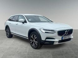 Vit Begagnad 2019 Volvo V90 CC Momentum Kombi | 299 500 kr (Lite dyr)