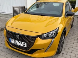 Gul Begagnad 2022 Peugeot e-208 Halvkombi | 185 000 kr (Marknadspris)