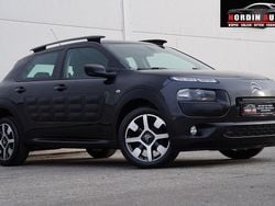 Svart Begagnad 2015 Citroën C4 Cactus PureTech Halvkombi | 74 900 kr (Marknadspris)