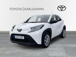 Vit Begagnad 2022 Toyota Aygo Play Halvkombi | 174 900 kr (Marknadspris)