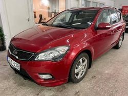 Röd Begagnad 2012 Kia Ceed Sportswagon EX Kombi | 119 900 kr (Marknadspris)