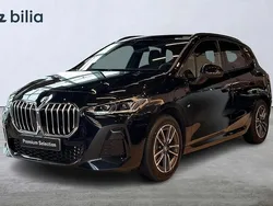 Svart Begagnad 2024 BMW 225 Active Tourer M Sport Minibuss | 449 900 kr (Lite dyr)