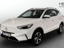 Vit (white) Begagnad 2022 MG ZS Luxury Sedan | 249 900 kr (Superpris)