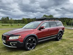 Röd Begagnad 2014 Volvo XC70 Momentum SUV | 125 900 kr (Marknadspris)