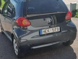 Grå Begagnad 2007 Toyota Aygo Halvkombi | 36 900 kr (Marknadspris)