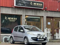 Grå Begagnad 2006 Peugeot 107 Halvkombi | 19 900 kr (Marknadspris)