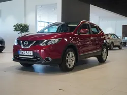 Röd Begagnad 2015 Nissan Qashqai SUV | 109 800 kr (Lite dyr)