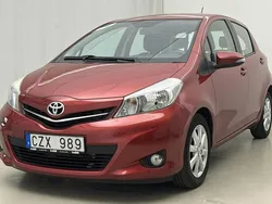 Röd Begagnad 2014 Toyota Yaris Active | 68 800 kr
