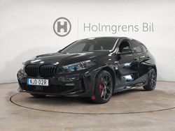 Svart Begagnad 2022 BMW 120 M Sport Halvkombi | 399 800 kr (Dyr)