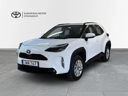 Vit Begagnad 2023 Toyota Yaris Cross Active SUV | 269 900 kr (Marknadspris)