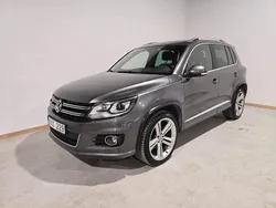 Mörkgrå (grå) Begagnad 2014 VW Tiguan R-line SUV | 125 000 kr (Marknadspris)