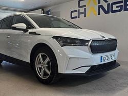 Vit Begagnad 2022 Skoda Enyaq iV SUV | 229 900 kr (Superpris)