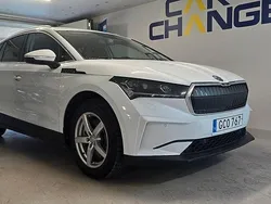 Vit Begagnad 2022 Skoda Enyaq iV SUV | 239 900 kr (Superpris)