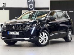 Svart Begagnad 2022 Peugeot 5008 SUV | 264 900 kr (Marknadspris)