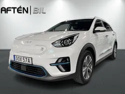 Vit (snow white pearl metallic) Begagnad 2022 Kia e-Niro 2 SUV | 279 800 kr (Bra pris)