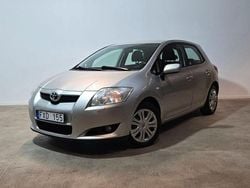 Silver Begagnad 2007 Toyota Auris Halvkombi | 47 700 kr (Marknadspris)