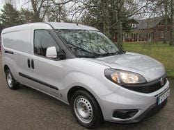 Silver metallic Begagnad 2021 Fiat Doblò Minibuss | 119 000 kr (Marknadspris)