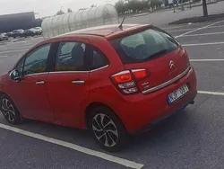 Röd Begagnad 2013 Citroën C3 Halvkombi | 60 000 kr (Marknadspris)