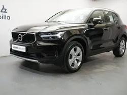 Svart Begagnad 2022 Volvo XC40 Momentum SUV | 269 900 kr (Marknadspris)