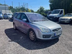 Ljusblå (blå) Begagnad 2006 Ford Focus Halvkombi | 9 900 kr