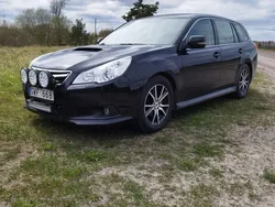 Svart Begagnad 2010 Subaru Legacy Kombi | 35 000 kr (Lite dyr)