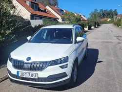 Vit Begagnad 2019 Skoda Karoq Ambition SUV | 209 000 kr (Marknadspris)