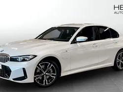 Vit (white) Begagnad 2025 BMW 330e M Sport Sedan | 528 700 kr (Dyr)