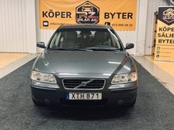 Grå Begagnad 2006 Volvo S60 Kinetic Sedan | 32 900 kr (Marknadspris)