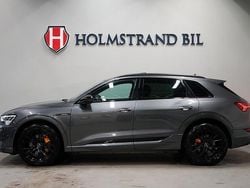 Grå Begagnad 2021 Audi e-tron S-Line SUV | 429 800 kr (Marknadspris)
