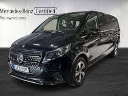 Svart Begagnad 2024 Mercedes V300 Avantgarde Minibuss | 775 000 kr (Marknadspris)