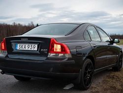 Grå Begagnad 2001 Volvo S60 Sedan | 49 900 kr