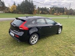 Svart Begagnad 2018 Volvo V40 Halvkombi | 168 000 kr (Bra pris)