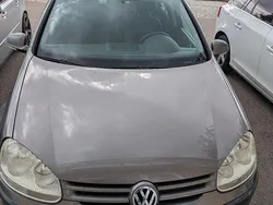 Grå Begagnad 2005 VW Golf IV Trendline Halvkombi | 20 000 kr (Marknadspris)