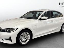 Vit Begagnad 2020 BMW 330 Luxury Line Sedan | 219 900 kr