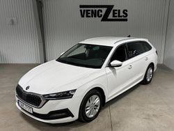 Vit Begagnad 2022 Skoda Octavia Ambition Kombi | 229 000 kr (Marknadspris)